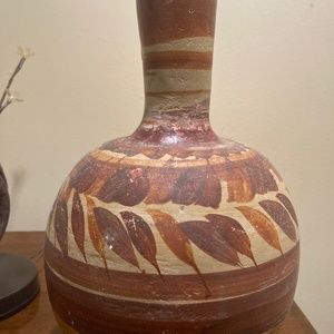 Vase - brown leaf